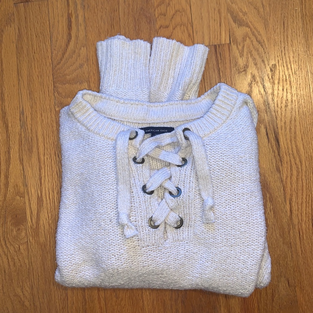 American Eagle off-white cropped sweater- size M